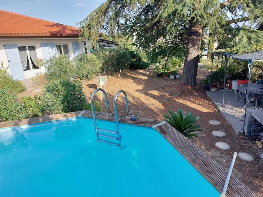 Villa De Charme Avec Piscine Saint-Jory Exterior photo